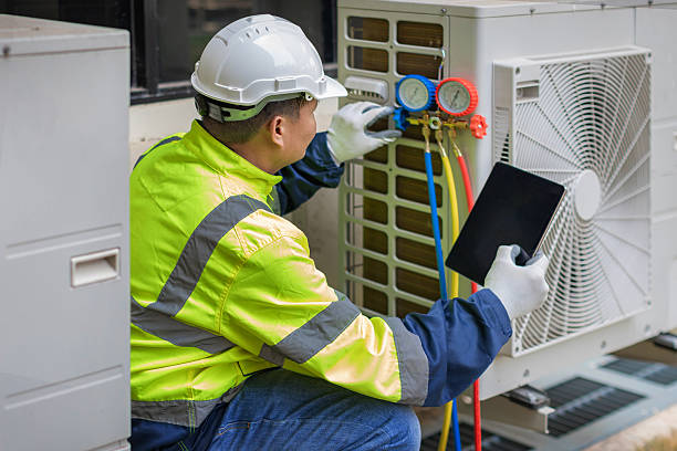 Professional Hvac technician working in Mount Pleasant, MI